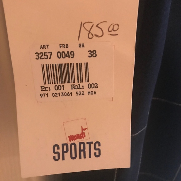 Monday walking shorts - Picture 3 of 3